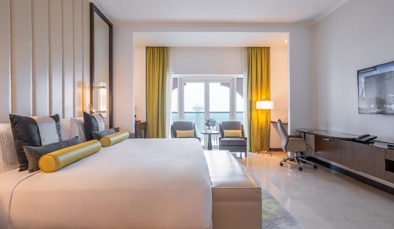 Rixos Marina Abu Dhabi - Premium Room Corniche View with Balcony King Side